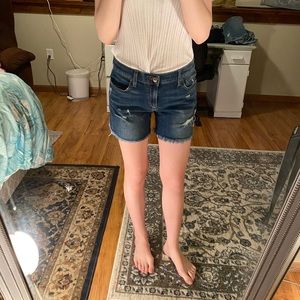 Joe’s cut off short size 28